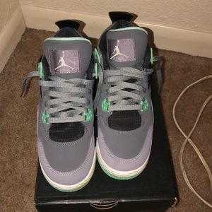 Jordan 4’s green glow